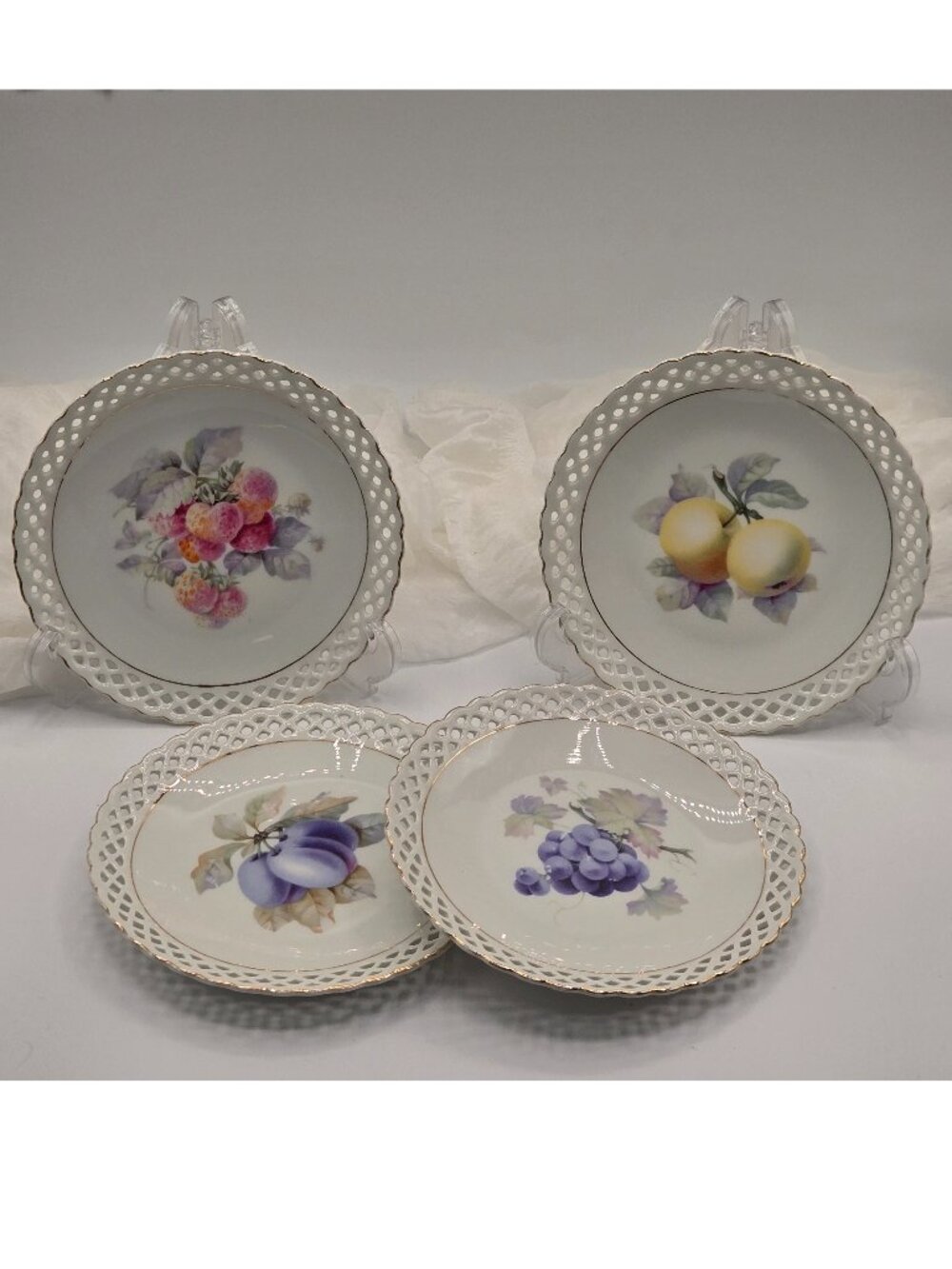 Set of 4 Schumann Arzberg Reticulated Porcelain Fruit Plates, Bavaria 1950s